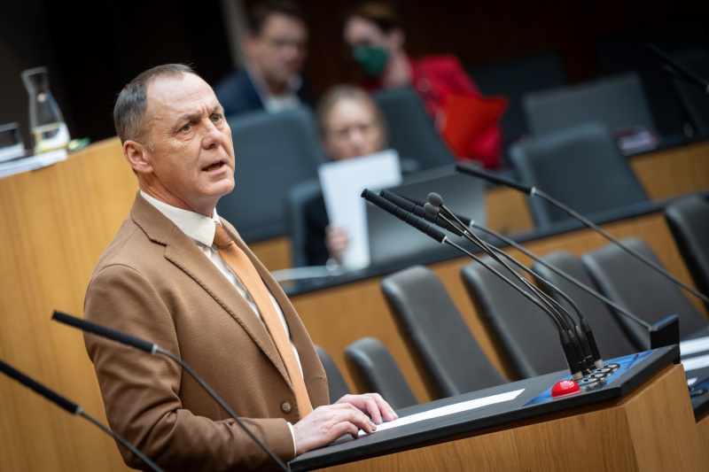 Nationalratsabgeordneter Peter Wurm (FPÖ) am Rednerpult