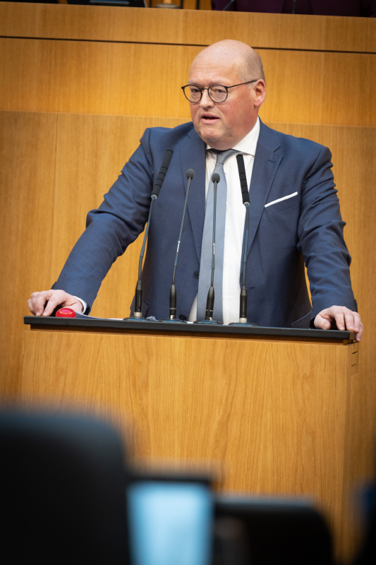 Nationalratsabgeordneter Laurenz Pöttinger (ÖVP) am Rednerpult