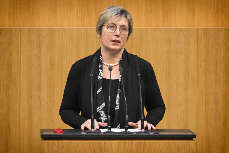 Am Rednerpult: Nationalratsabgeordnete Michaela Steinacker (ÖVP)
