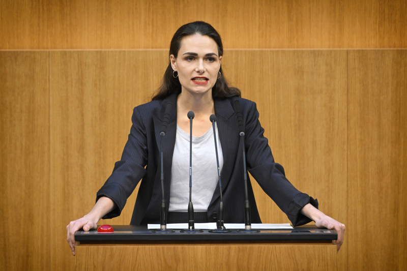 Am Rednerpult: Nationalratsabgeordnete Barbara Neßler (GRÜNE)
