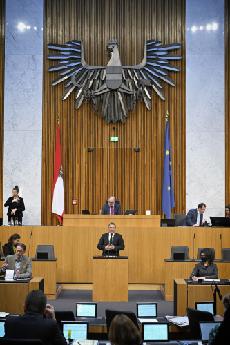 Am Rednerpult: Nationalratsabgeordneter Norbert Sieber (ÖVP)