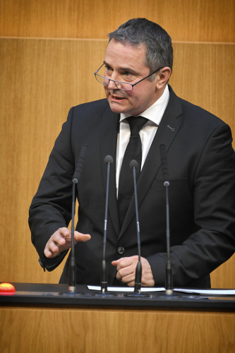 Am Rednerpult: Nationalratsabgeordneter Norbert Sieber (ÖVP)