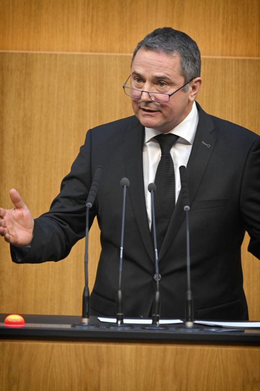 Am Rednerpult: Nationalratsabgeordneter Norbert Sieber (ÖVP)