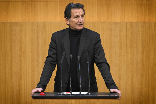 Am Rednerpult: Nationalratsabgeordneter Christian Oxonitsch (SPÖ)