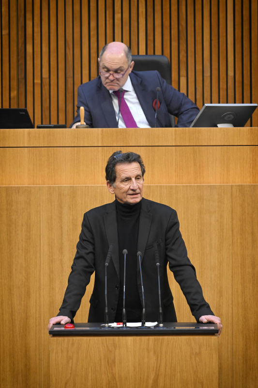 Am Rednerpult: Nationalratsabgeordneter Christian Oxonitsch (SPÖ)