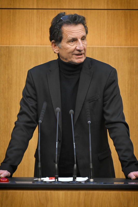 Am Rednerpult: Nationalratsabgeordneter Christian Oxonitsch (SPÖ)