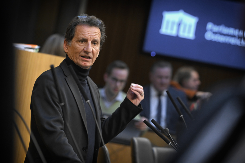 Am Rednerpult: Nationalratsabgeordneter Christian Oxonitsch (SPÖ)