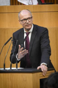 Am Rednerpult: Nationalratsabgeordneter Harald Stefan (FPÖ)