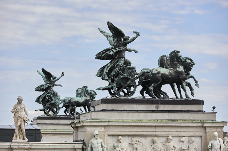 Blick auf das Parlamentsgebäude von der Reichsratsstraße 1