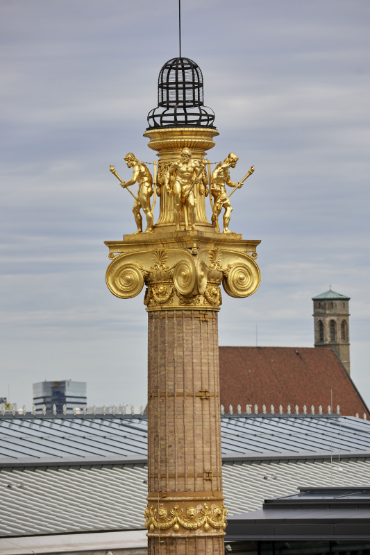 Blick auf das Parlamentsgebäude von der Reichsratsstraße 1