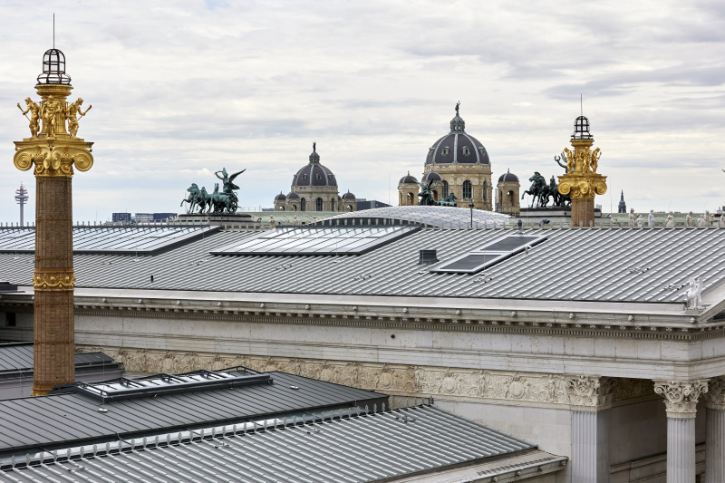Blick auf das Parlamentsdachmit der neuen Galskuppel von der Reichsratsstraße 9