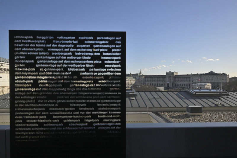 Installation nach: Heimrad Bäcker - 'nachschrift' - Stand: 19.2.2025 Fotos nicht mehr aktuell , Tafel wurde höher gesetzt 