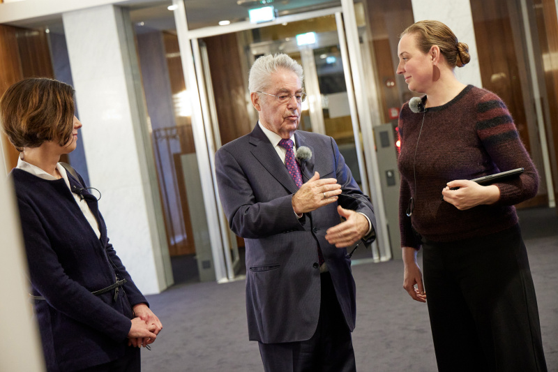 Von links: Magdalena Pöschl Rechtswissenschaftlerin, Bundespräsident a.D. Heinz Fischer, Tatjana Lukáš