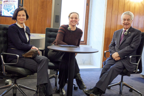 Von links: Magdalena Pöschl Rechtswissenschaftlerin, Tatjana Lukáš, Bundespräsident a.D. Heinz Fischer
