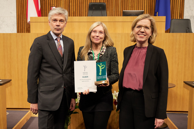 Überreichung der Auszeichnungen an die Gewinner:innen des passathon in der Kategorie „Silber“