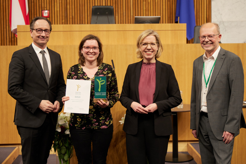 Überreichung der Auszeichnungen an die Gewinner:innen des passathon in der Kategorie „Gold“