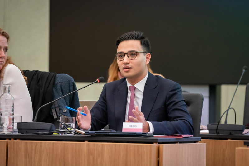 Nationalratsabgeordneter Yannik Shetty (NEOS) am Wort