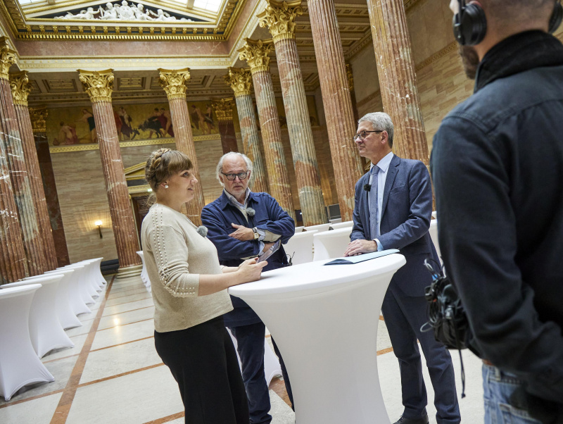 Von links: Tatjana Lukáš Moderation, András Pálffy Architektenbüro Jabornegg & Pálffy, Parlamentsvizedirektor Alexis Wintoniak