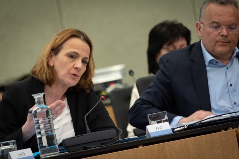 Fragerunde, Nationalratsabgeordnete Dagmar Belakowitsch (FPÖ) am Wort