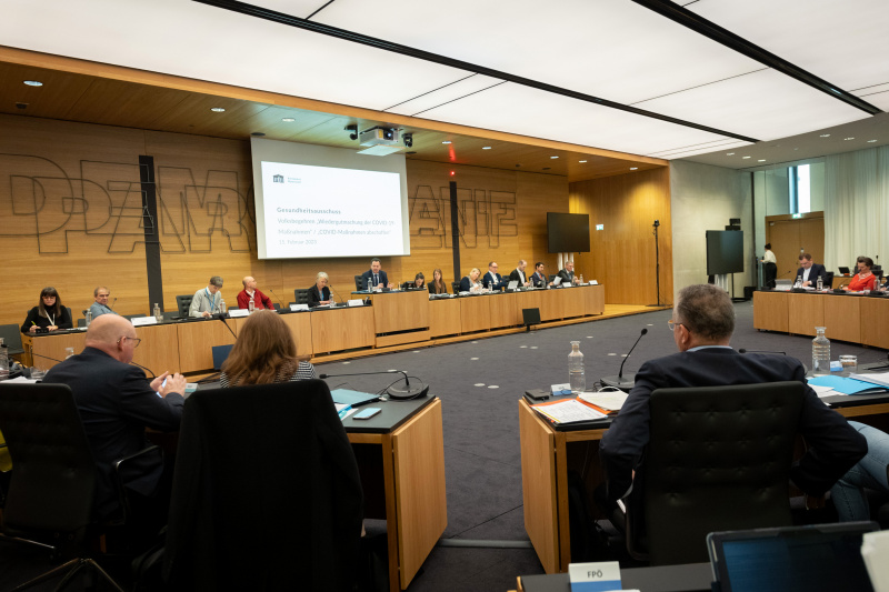 Blick in den Sitzungssaal