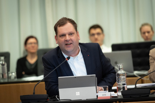 Fragerunde, Nationalratsabgeordneter Philip Kucher (SPÖ) am Wort