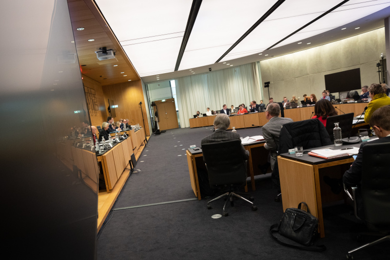 Blick in den Sitzungssaal