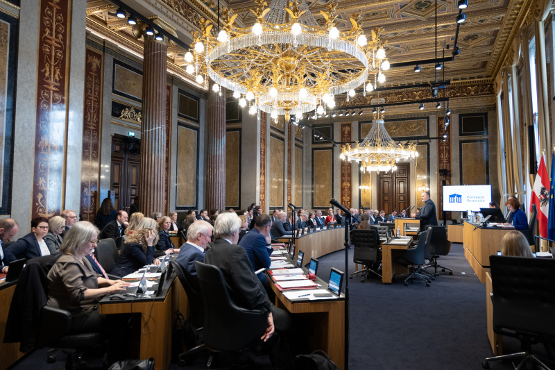 Blick in den Sitzungssaal