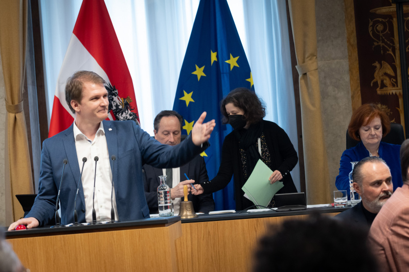 Bundesrat Bernhard Hirczy (ÖVP) am Redner:innenpult