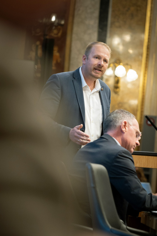 Bundesrat Markus Leinfellner (FPÖ) am Redner:innenpult