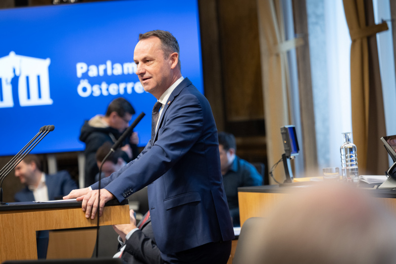 Bundesrat Dominik Reisinger (SPÖ) am Redner:innenpult