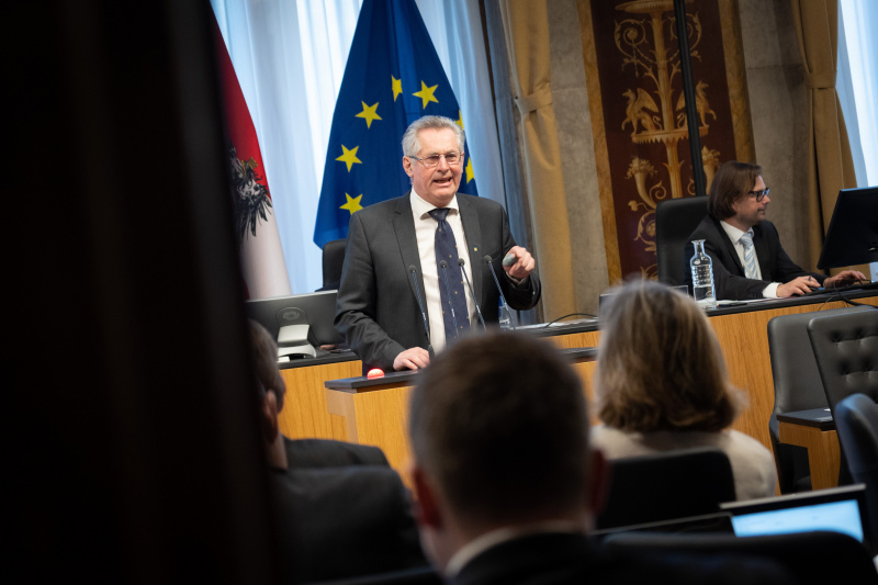 Bundesrat Martin Preineder (ÖVP) am Redner:innenpult