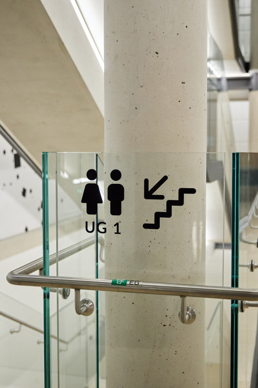 Toiletten UG Stiege 1 - Hinweisschild WC