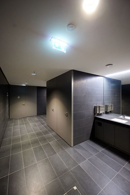 Toiletten UG Stiege 1