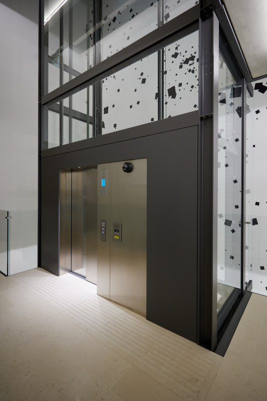 Aufzug Hauptstiege 1