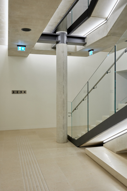 Toiletten UG Stiege 4