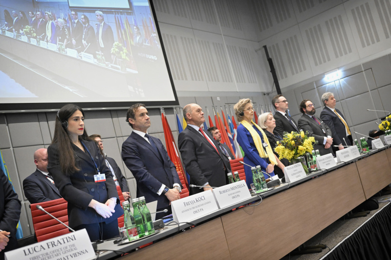 In der Mitte: Nationalratspräsident Wolfgang Sobotka (ÖVP)