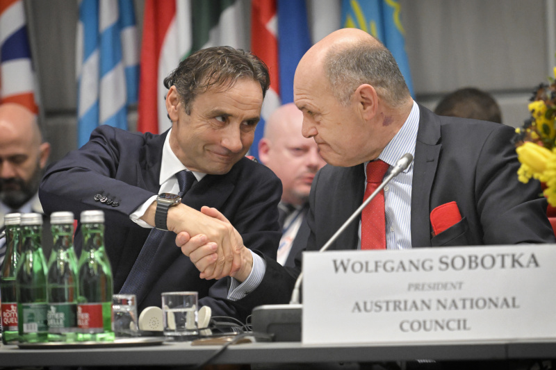 Von links: Generalsekretär der OSZE PV Roberto Montella, Nationalratspräsident Wolfgang Sobotka (ÖVP)