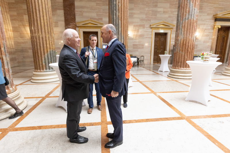 Begrüßung. Von links: US Delegationsleiter Senator Ben Cardin, Nationalratspräsident Wolfgang Sobotka (ÖVP)