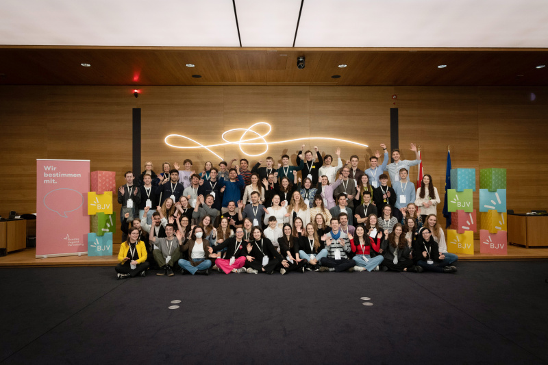 Gruppenfoto mit den Teilnehmer:innen