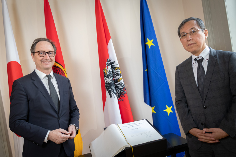 Von links: Bundesratspräsident Günter Kovacs (SPÖ), japanischer Botschafters Ryuta Mizuuchi