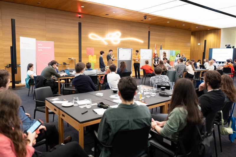 Ergebnispräsentation aus den Dialoggruppen des Klimajugendrats 2023