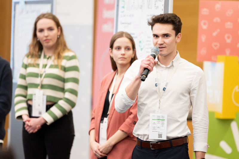 Ergebnispräsentation aus den Dialoggruppen des Klimajugendrats 2023