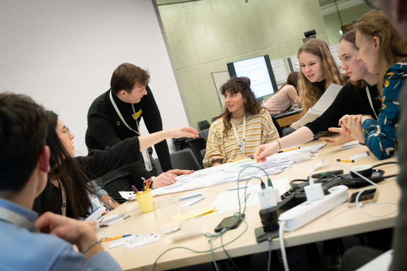 Veranstaltungsteilnehmer:innen in den Workshops