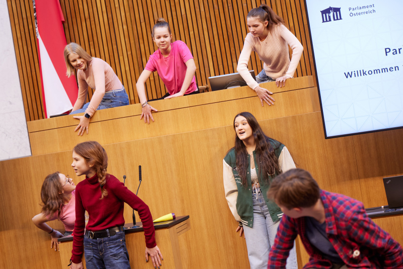 Sketch der Theatergruppe "Dschungel Wien"