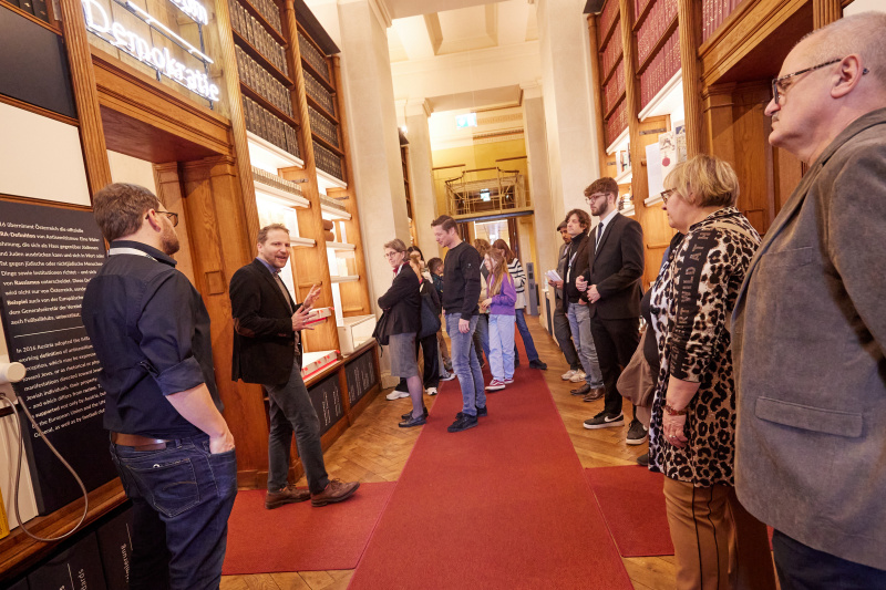 Geführter Rundgang durch Bibliothek