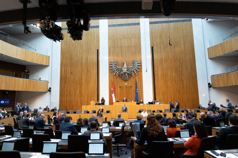 Blick in den Sitzungssaal