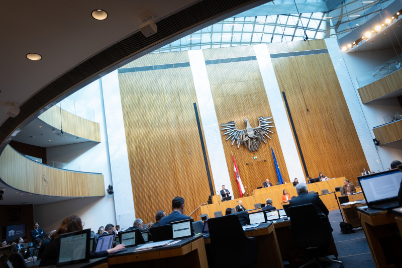 Blick in den Sitzungssaal