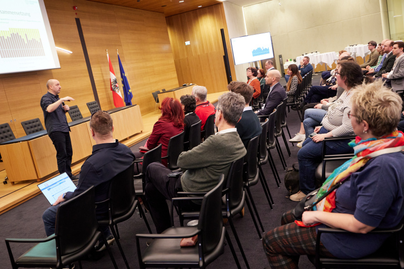 Kurzpräsentationen und Showcases durch Laurenz Ennser-Jedenastik Universität Wien