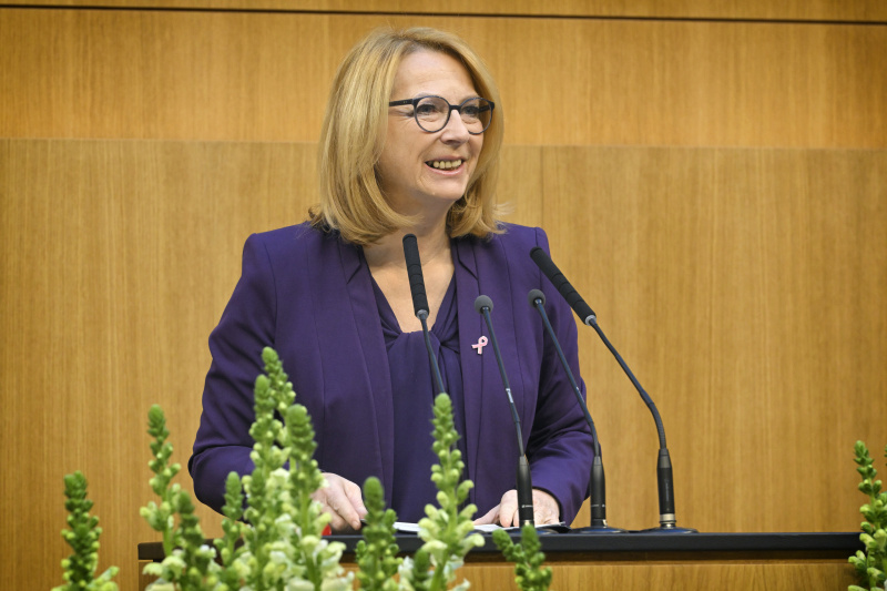 Begrüßung: Zweite Nationalratspräsidentin Doris Bures (SPÖ)