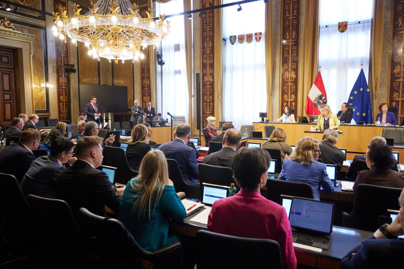 Fragestunde an Integrationsministerin Susanne Raab (ÖVP), Frage von Vorsitzender der Bundesratsfraktion Christoph Steiner (FPÖ)